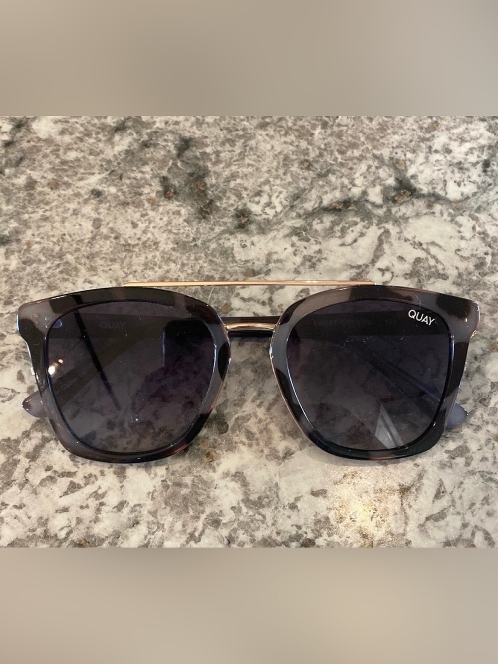 Quay Australia Sweet Dreams Black&Gray Tortoiseshell Sunglasses